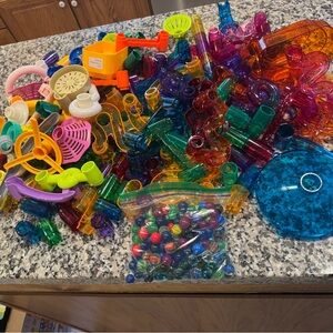 142 ct Assorted Multi-Color Marble Run & Marbles Set